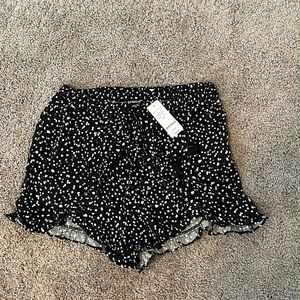 Bebe black and white ruffle shorts- medium NWT